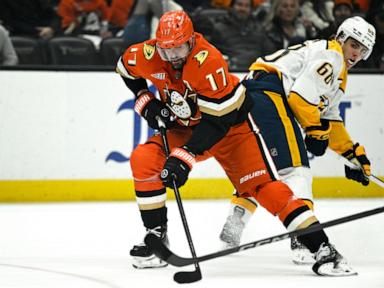 Mason McTavish has 2nd straight 2-goal game as Ducks snap Predators' 5-game winning streak, 5-2