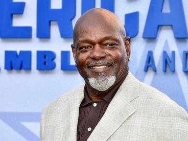 Eski Cowboys koşucusu Emmitt Smith, rüzgar enerjisi projesi nedeniyle yatırımcı tarafından dava edildi.