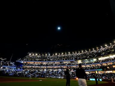 Hit the lights: Mets outfit Citi Field for electric light shows