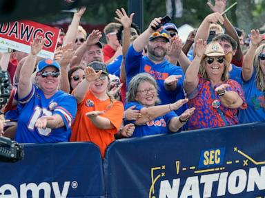 Sheriff's office reviews officer altercations with fans at Georgia-Florida game