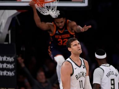 Towns scores 32 in Knicks' 116-94 win over struggling Bucks