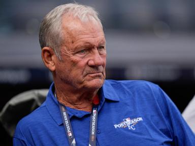 George Brett reminds Royals players of intensity of past playoffs against Yankees