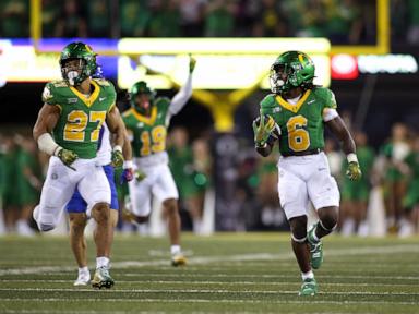 No. 7 Oregon beats Boise State 37-34 on last-second field goal