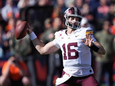 Minnesota rallies to defeat No. 24 Illinois 25-17 for the Golden Gophers' 4th straight win