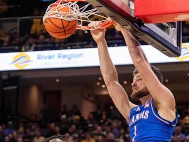 Tamar Bates scores 29 points to help Missouri beat No. 1 Kansas 76-67