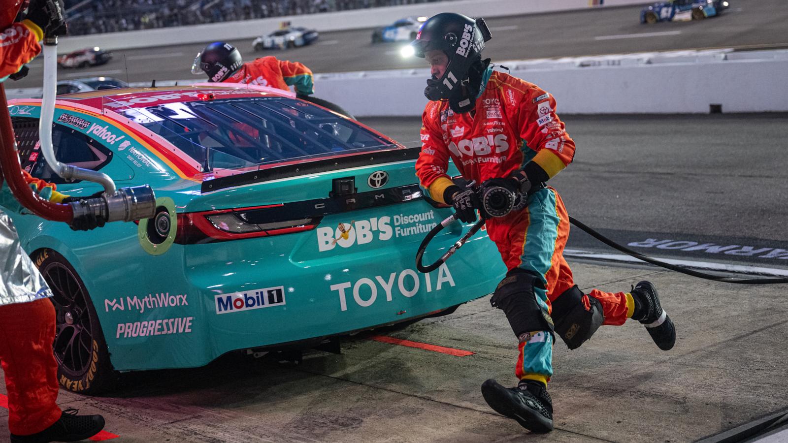 NASCAR drivers in favor of return to Chase format, saying it will yield a more legitimate champion
