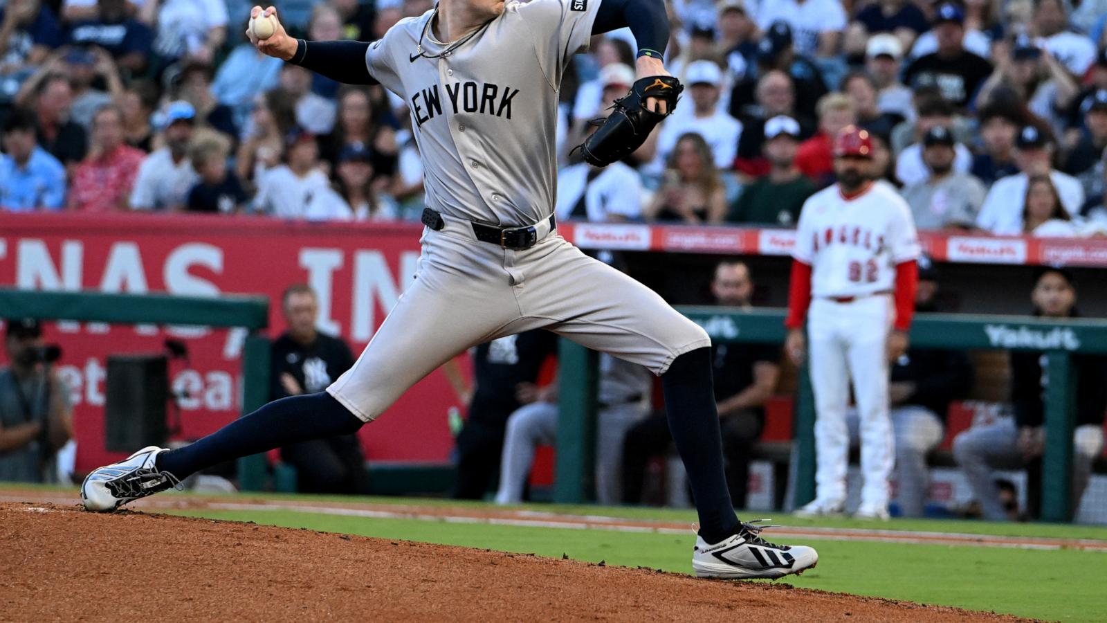 Schlittler sharp, the Yankees score 5 2-out runs in the 10th in a 6-3 win over the Angels