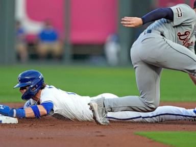 Royals' Bobby Witt Jr. becomes first shortstop with multiple seasons of 30 homers and 30 steals