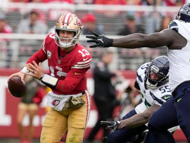 Geno Smith's late TD run leads the Seahawks past the 49ers 20-17