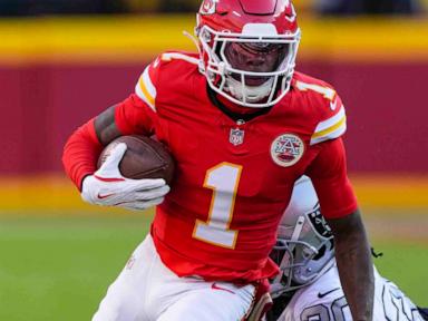 Chiefs recover botched snap by Raiders in closing seconds, clinch playoff berth with 19-17 victory