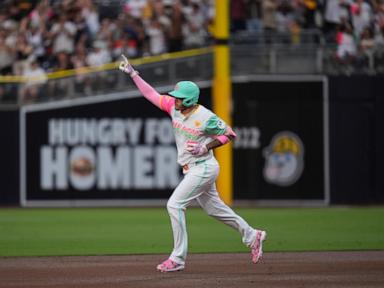 Manny Machado homers twice vs the Giants to tie Nate Colbert atop the Padres' career list with 163