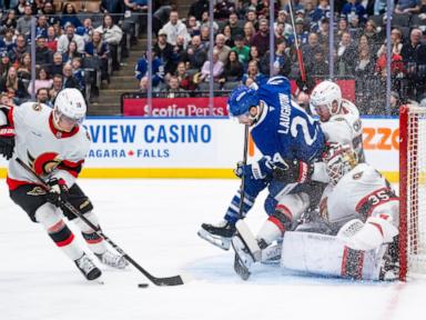 Giroux breaks 2nd-period tie, Senators beat Maple Leafs 4-2 for 6th straight victory