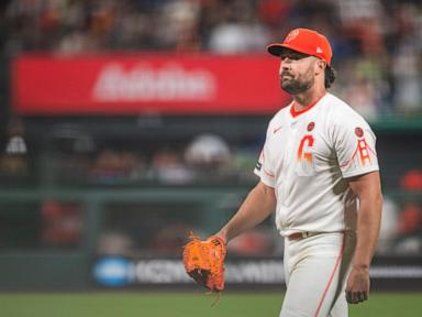 Robbie Ray strikes out 9 as the Giants beat the White Sox 4-1