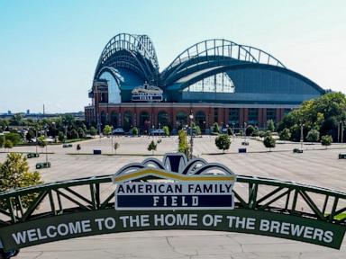 11 people injured when escalator malfunctions in Milwaukee ballpark after Brewers lose to Cubs