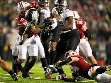 No. 1 Oregon rallies in 4th quarter to beat Wisconsin 16-13