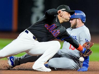 Shohei Ohtani homers as the Dodgers rout the Mets 8-0 for a 2-1 lead in the NLCS