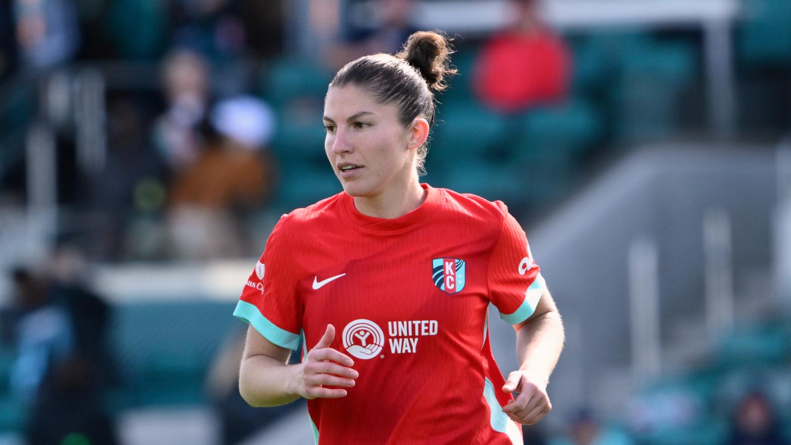 Gambone scores late goal in the Legacy's 2-1 victory over the Royals