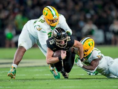 No. 2 Oregon routs Purdue 35-0, remains on top of Big Ten with first road shutout in over 30 years