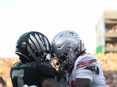 Dillon Gabriel rallies No. 3 Oregon past No. 2 Ohio State, 32-31