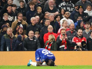 Man United makes its worst league start in almost 40 years after 1-1 draw with Chelsea