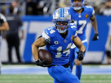 Lions extend win streak to 10 games, hold off Bears for 23-20 victory