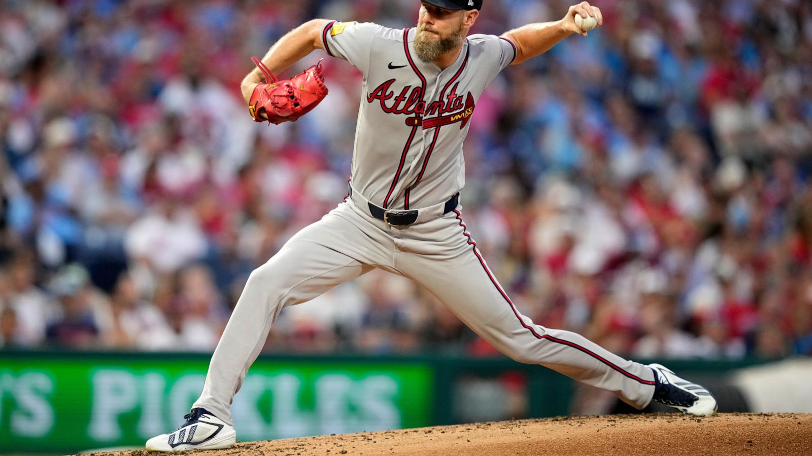 Sale outduels Sánchez, Braves beat Phillies 5-2 and extend lead to 5 games in NL East