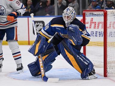 Radek Faksa scores in the 10th round of the shootout to give Blues a 6-5 win over Blackhawks