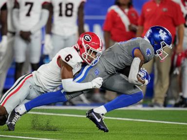 Branson Robinson runs for 3-yard go-ahead touchdown, top-ranked Georgia rallies past Kentucky 13-12