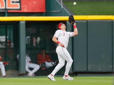 Ozuna homers, Urshela drives in 3 as Braves beat Reds 7-1