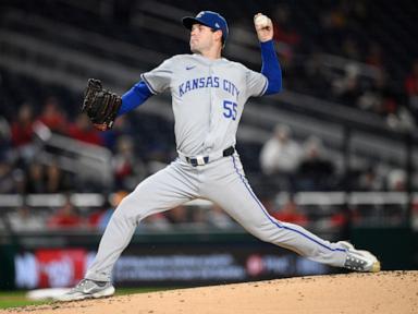 Royals seize on throwing error in 10th to beat Nationals 1-0 and hold on to 2nd AL wild-card spot