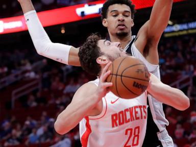 Green and VanVleet score 21 each as Houston Rockets rout San Antonio Spurs 127-100