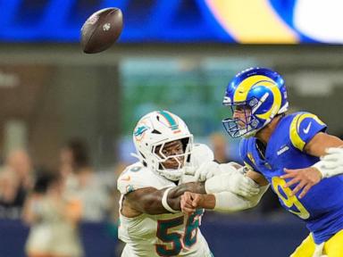 Tyreek Hill makes key TD catch, and the Dolphins hold off the Rams 23-15 to snap their 3-game skid