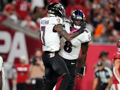 Lamar Jackson throws for 281 yards, 5 TDs to lead streaking Ravens to 41-31 victory over Buccaneers