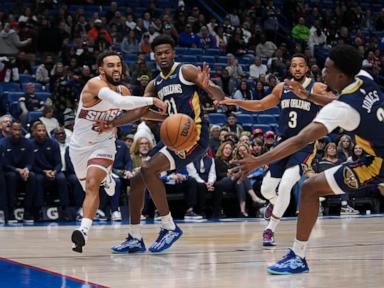 Ingram scores 29 points and healthier Pelicans top the Suns 126-124 to snap a 9-game skid