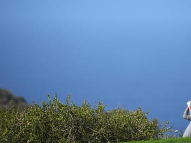 Davis Thompson leads by 1 over Scottie Scheffler with Rory McIlroy lurking at Torrey Pines