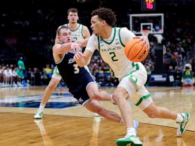 Oregon routs Liberty 81-52 in March Madness opener