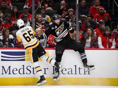 NHL-leading Capitals beat the Penguins 4-1 for their 4th win in a row