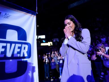 Washington retires its first women's jersey, sending Kelsey Plum's No. 10 to the rafters