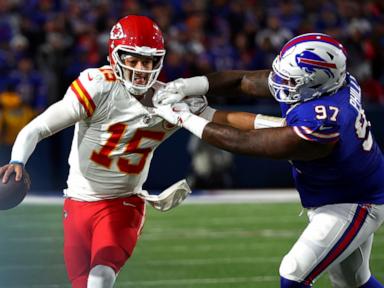 Josh Allen's 26-yard run seals Bills' 30-21 win over KC and ends Chiefs' bid for a perfect season