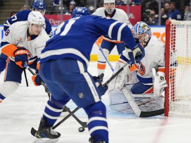 Bo Horvat has goas and 2 assists in the Islanders' 6-3 victory over the Maple Leafs