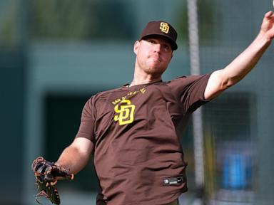 Sheets celebrates 30th birthday with go-ahead 3-run HR as Padres rally to beat Rockies 10-8