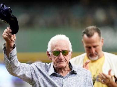 'Mr. Baseball' Bob Uecker, Brewers announcer, dies at 90