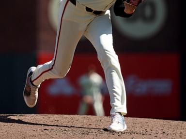 Fitzgerald scores from 1st on throwing error by Liberatore in 8th as Giants beat Cardinals 6-5