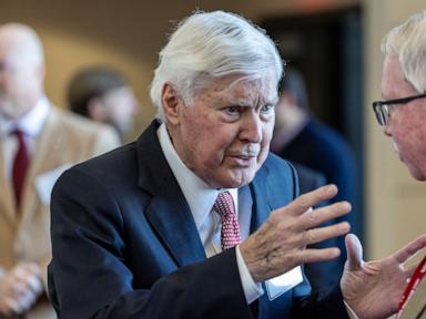 Bill Battle, former Tennessee coach and Alabama AD who founded licensing company, dies