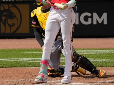 Elly De La Cruz hits 25th homer, a three-run bomb, as Reds pound Pirates 7-1