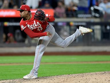 Díaz brothers pitch in same game for 1st time as Mets top Reds in front of family at Citi Field