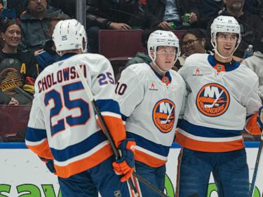 Semyon Varlamov makes 24 saves to help the Islanders beat the Canucks 5-2