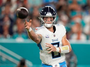 Titans quarterback Will Levis injures shoulder in the 1st quarter against the Dolphins