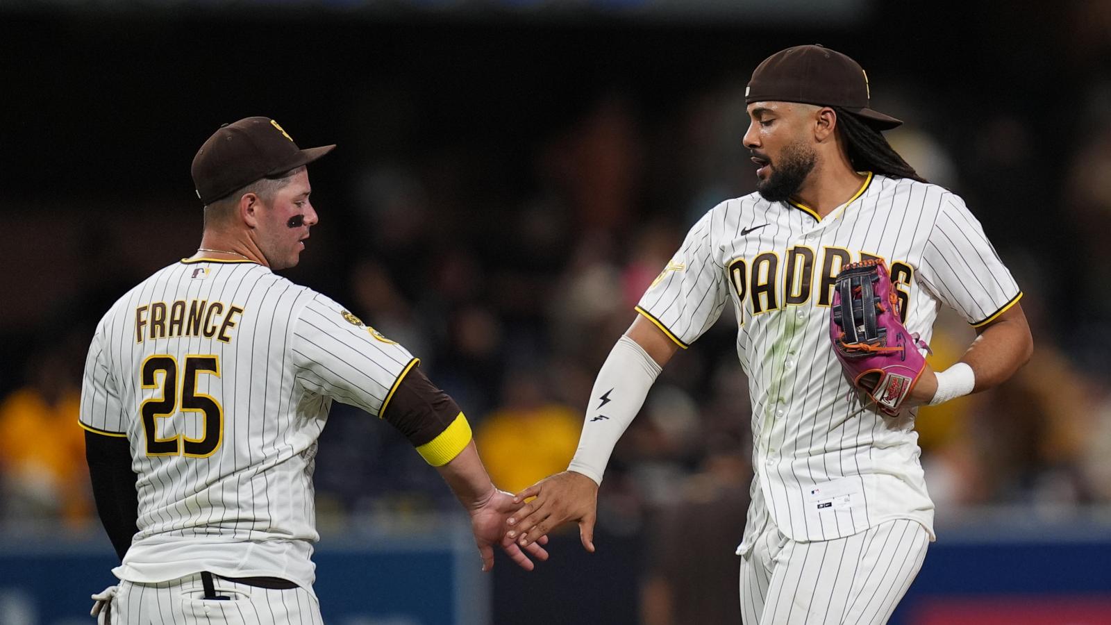 Machado and Campusano rally Padres past skidding Nationals 5-4 to keep pace in NL wild-card chase