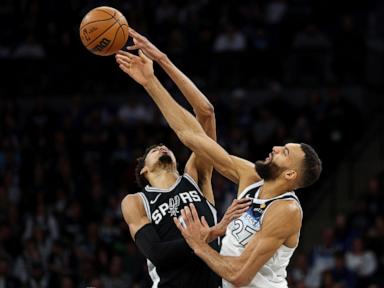 DiVincenzo scores 26 to lead Timberwolves past Spurs 112-110 despite 34 points from Wembanyama